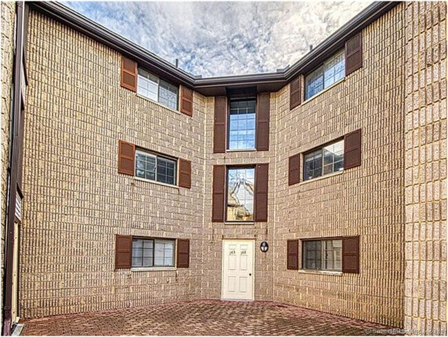 Building Photo - 181 Loomis Dr