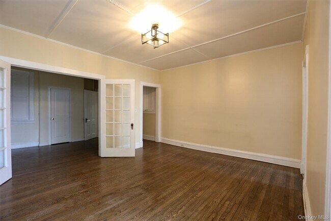 Building Photo - 141 St James St