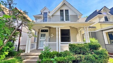 Building Photo - Historic Downtown 4 Bed 1.5 Bath Across fr...