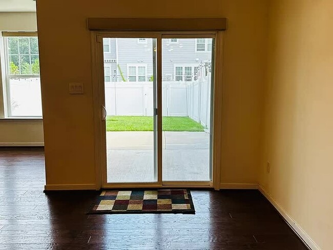 Building Photo - 5604 Benoni Ct