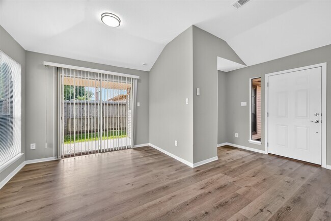 Building Photo - 3111 Timber View Dr