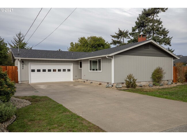 Primary Photo - 942 Fenwick St