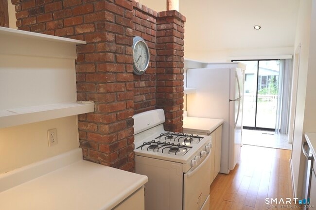 Building Photo - 3 Edgewood Cir