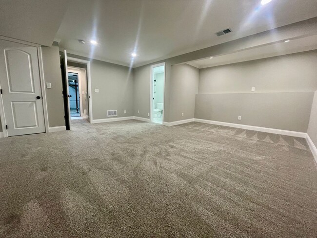 Building Photo - 4509 Parkway Dr