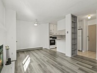 Building Photo - Cozy 2 Bed 2 Bath Condo Blocks from CSU Ca...