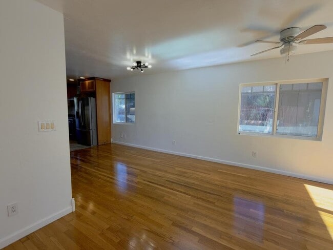 Building Photo - 731 Beryl St