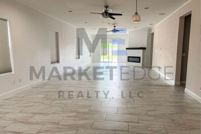 Building Photo - 4Bed/2Bath Home at 7th St/Baseline! JOIN T...
