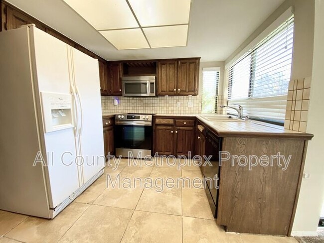 Building Photo - 1700 Crystal Way