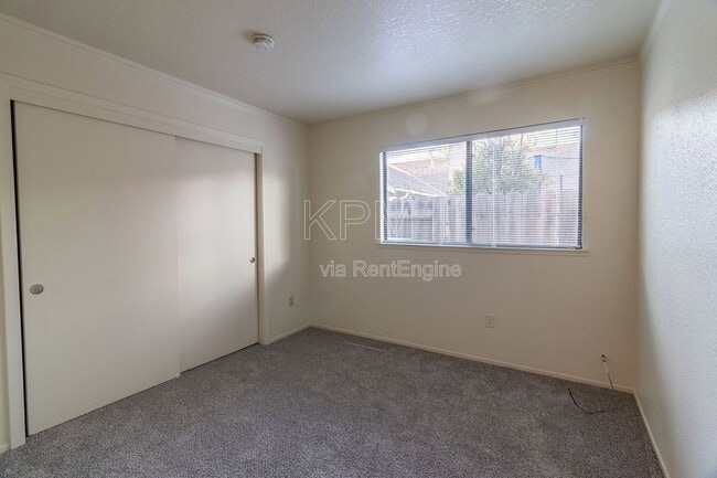 Building Photo - 8941 Blue Fox Way