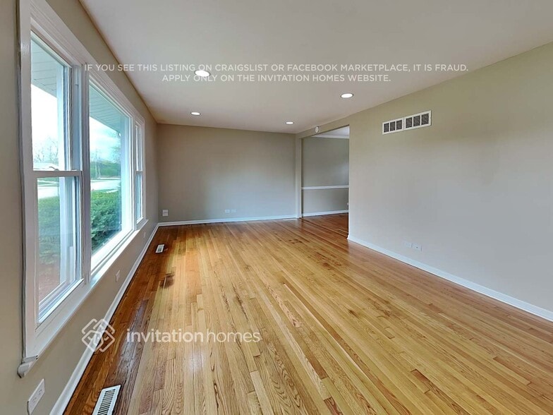 Building Photo - 14723 Menard Ave