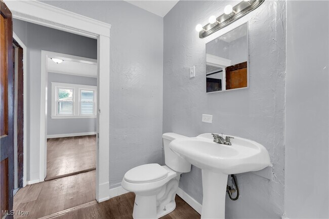 Building Photo - 3111 W 90th St