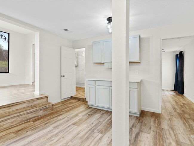 Building Photo - 9524 Watercress Dr