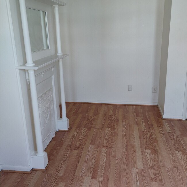Building Photo - 452A Hudson Avenue - 1