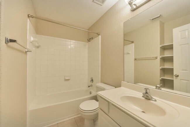 Building Photo - 21115 Amber Crossing Dr
