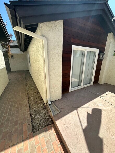 Building Photo - 4176 Minnecota Dr