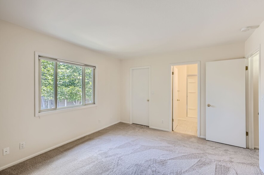 Building Photo - 1538 Chambers Dr