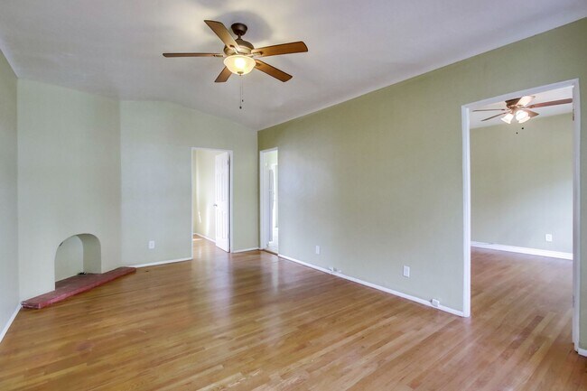 Interior Photo - Florida Street