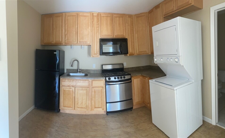 Building Photo - 23 W Shore Trl