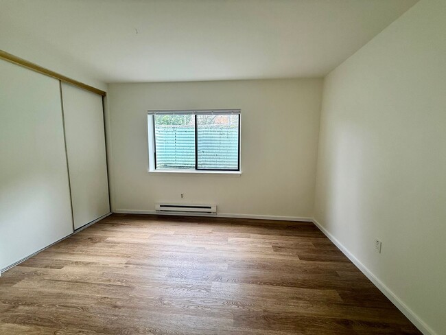 Building Photo - Alki Shores Condominiums - Alki Beach