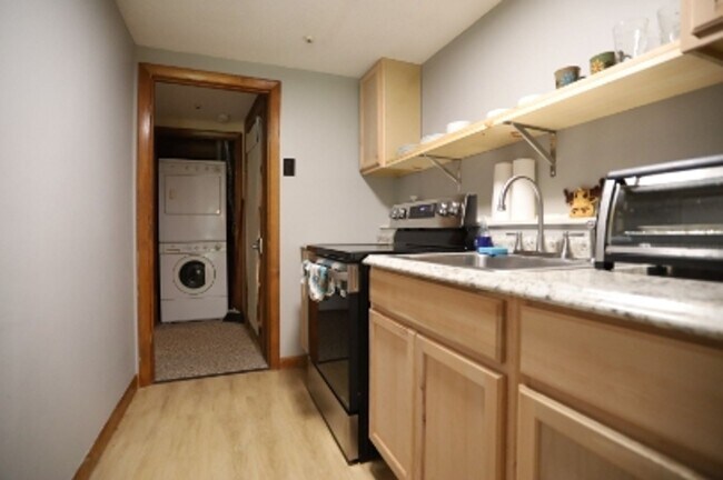 Building Photo - 52 Orris Rd