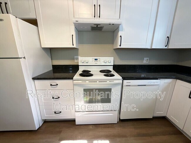 Building Photo - 1413 Gracewood Dr
