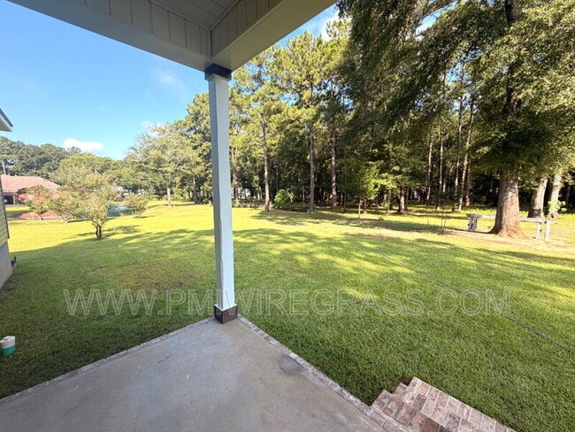 Building Photo - 326 Golf View Dr