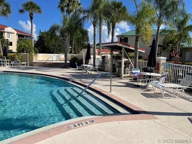 Building Photo - 403 Bouchelle Dr