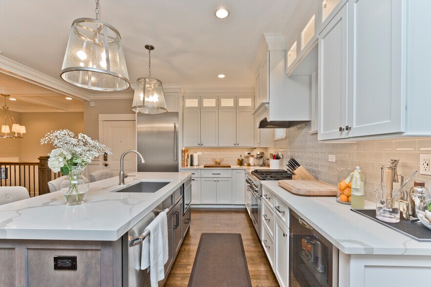 Building Photo - 4753 N Hamilton Ave