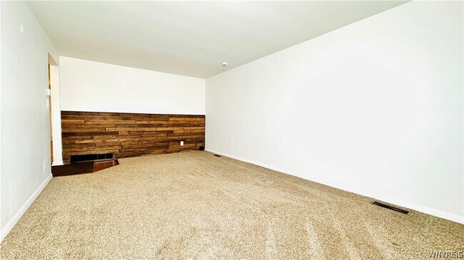 Building Photo - 954 Brighton Rd