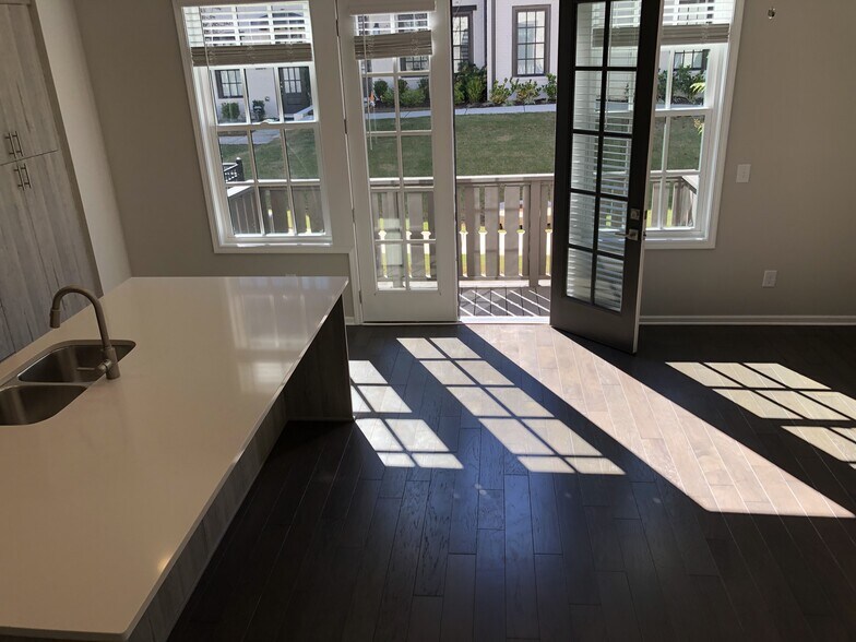 Building Photo - 6604 Sterling Dr