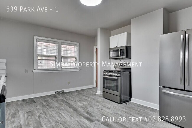 Building Photo - 539 Park Ave