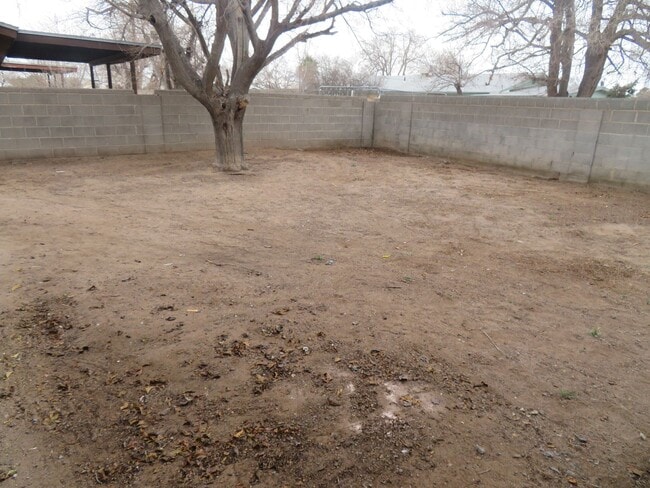 Building Photo - Clean 3 Bedroom 2 Bath Home For Rent