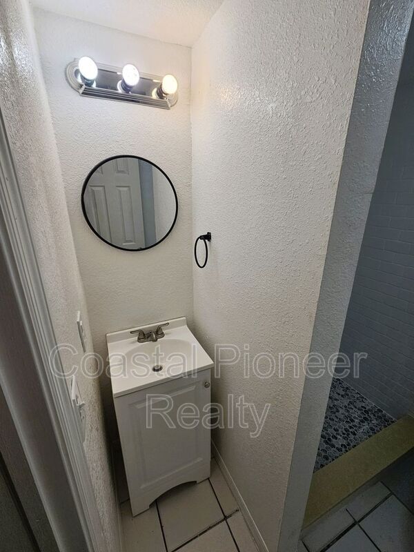 Building Photo - 4431 Atwater Dr