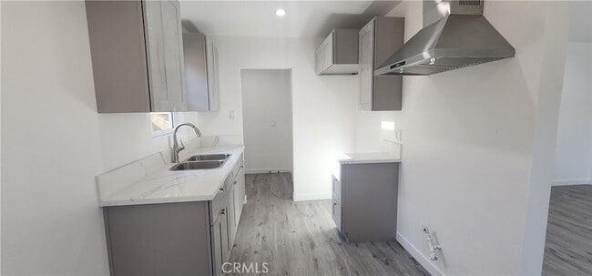 Building Photo - 8424 Beechwood Ave