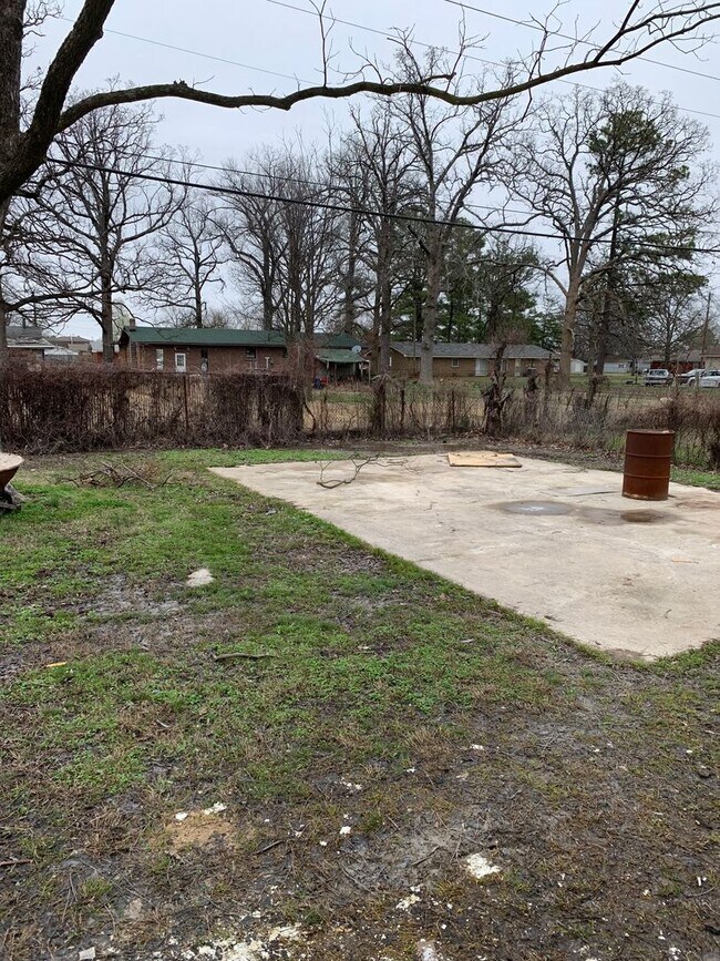 Building Photo - 3014 Parkwood Rd