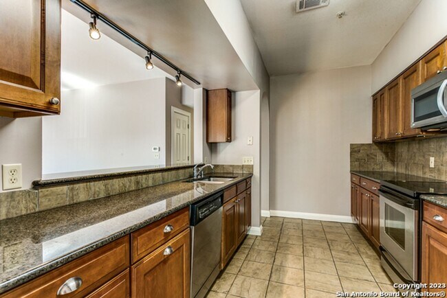 Building Photo - 2-BEDROOM CONDO AT ANDALUSIA CONDOMINIUMS