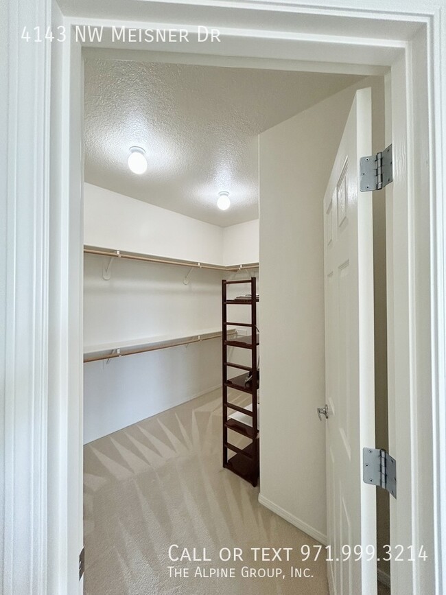 Building Photo - 4143 NW Meisner Dr