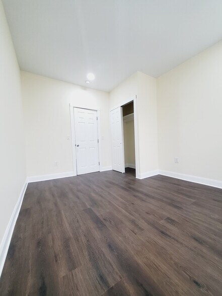 Building Photo - 418 Avenue C