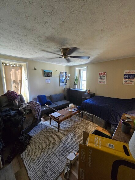 Building Photo - 41 Main St