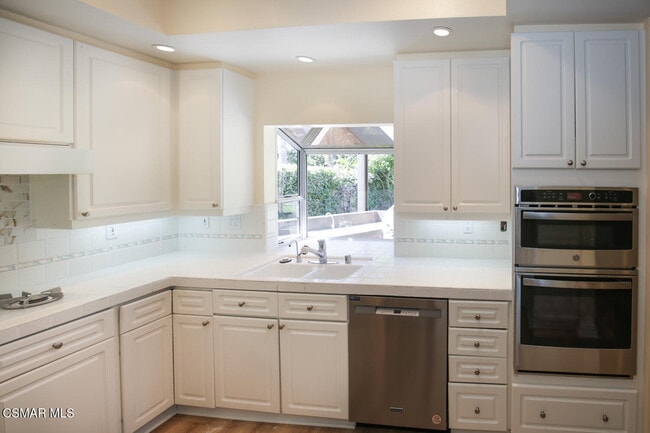 Building Photo - 1811 Fox Springs Cir