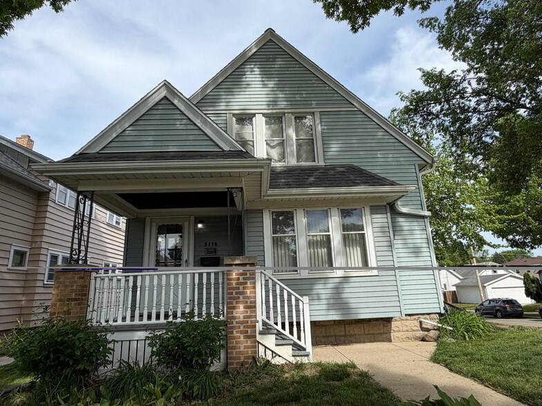 Building Photo - 2176 S 64th St