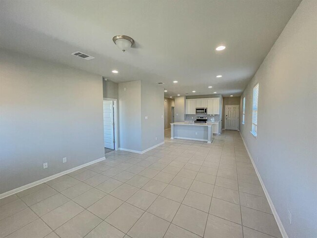 Building Photo - 465 Unforgiven Ln