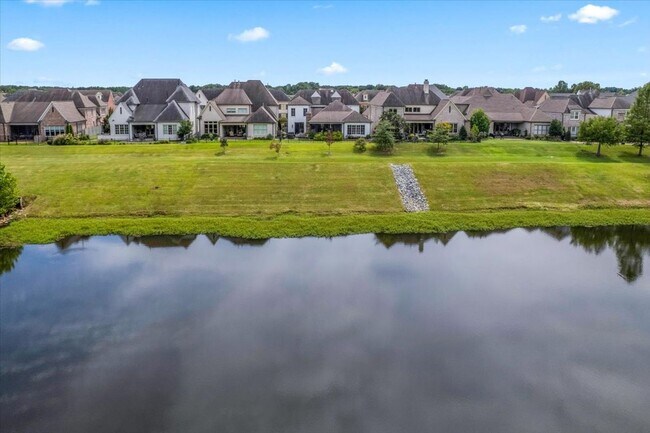 Building Photo - Unfurnished Luxury Home in Germantown with Lake Views & Wildlife