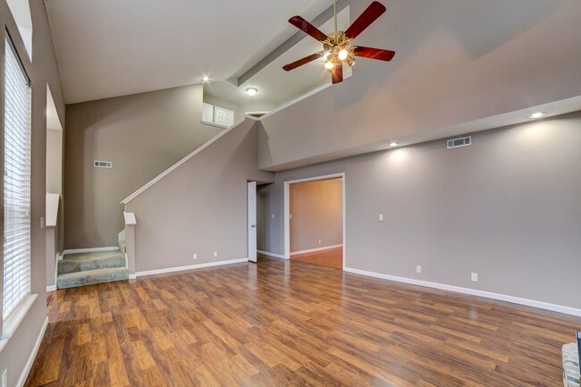 Building Photo - West Tulsa Gem! 3 Bed 2.5 Bath