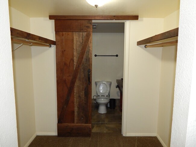 Building Photo - 355 W Deloney Ave