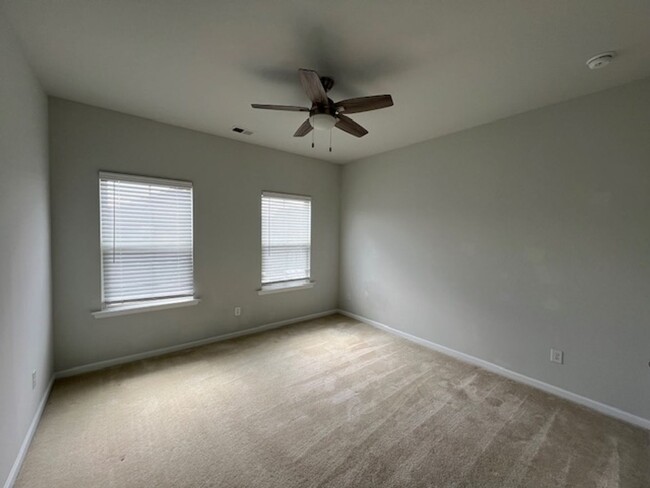 Building Photo - 3 Bedroom 2.5 Bath Townhouse In Marsh View...