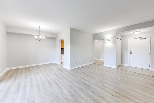 Building Photo - 6340 Americana Dr