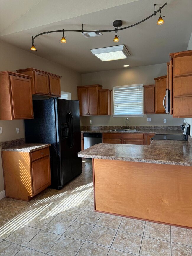 Building Photo - 129 Daisy Ln