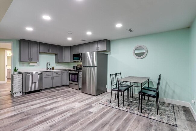 Building Photo - 15054 E Dartmouth Ave