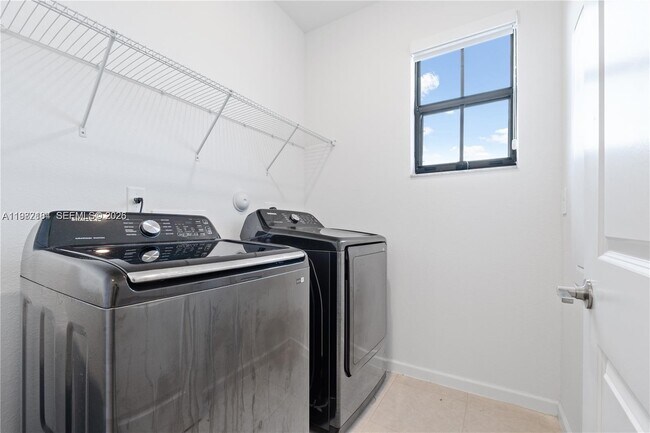 Building Photo - 11932 SW 241 Ter